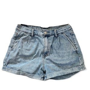 American Eagle mom short, size 6.